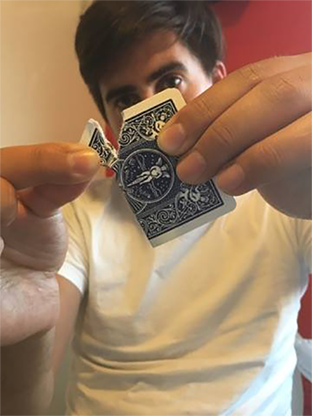 Unbreakable Card (Blue) by Nahuel Olivera - Trick